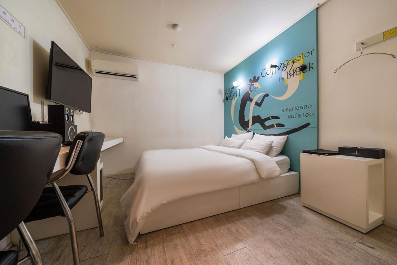 Guri Lexy Hotel Luaran gambar