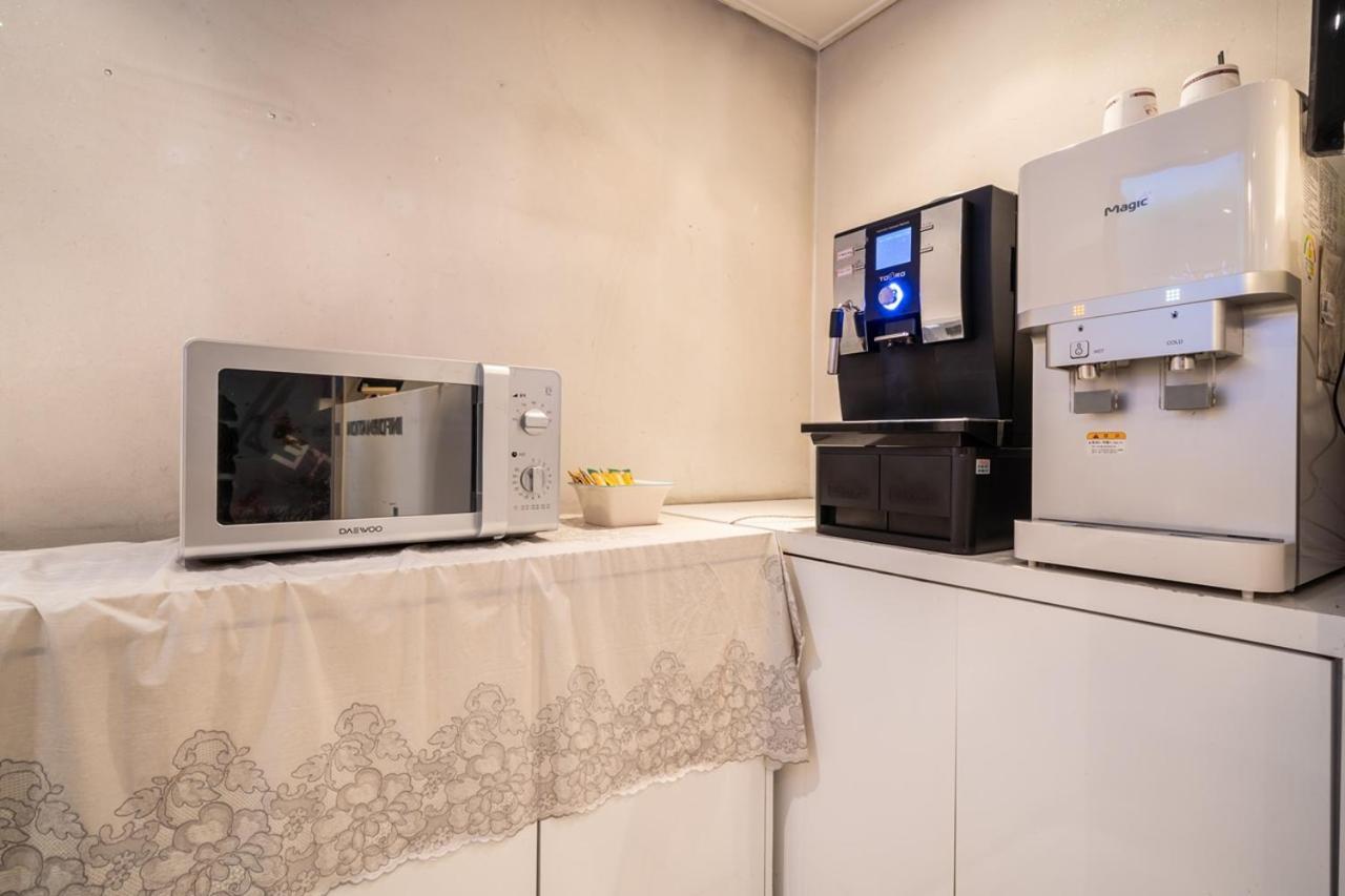 Guri Lexy Hotel Luaran gambar