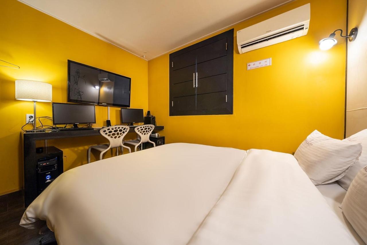 Guri Lexy Hotel Luaran gambar