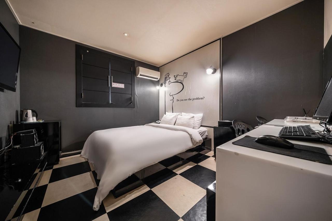 Guri Lexy Hotel Luaran gambar
