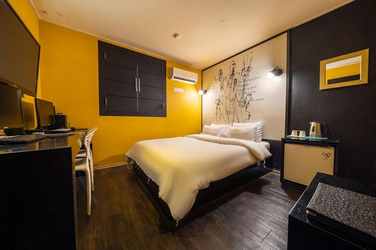 Guri Lexy Hotel Luaran gambar